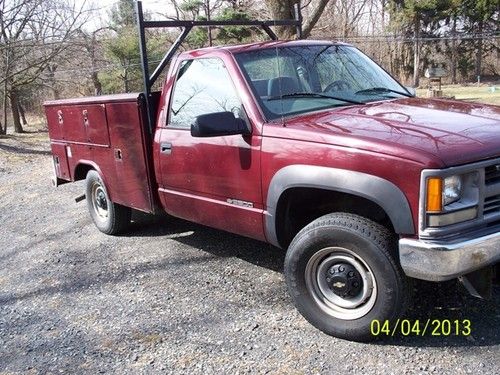 99 chevy 2500 4x4 utility bed,snow plow, remote start,roof rack,