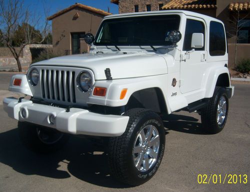 Jeep wrangler sahara- - -one of a kind- -super clean - -low miles- must see!!!