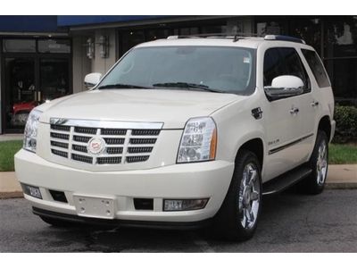 Pearl white with navigation dvd nice wheels clean interior tow ready low miles