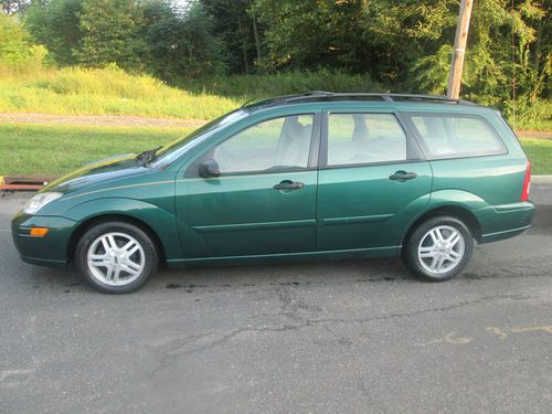 2000 ford focus se wagon--very reliable