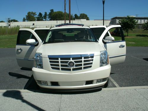 07' cadillac escalade esv, mint condition, fully loaded, 3rd row seat &amp; tv/dvd