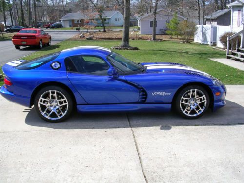 1996 dodge viper gts, blue