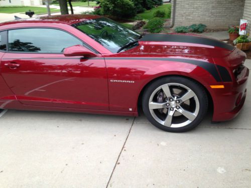 2010 camaro 2ss rs 6.2l 6 speed 9800 miles one owner