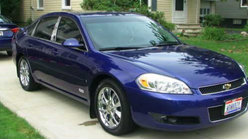 2006 chevrolet impala ss , laser blue,like new, many extras
