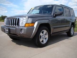 08 jeep commander sport 4x4! newer tires! third row seat!! low miles!no reserve