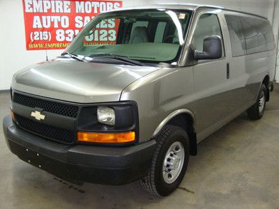 07 chevrolet express 2500 passenger one owner only 90k no reserve