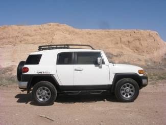 2012 white trd 4x4, loaded, 9,000 miles, leather, roof rack, texas