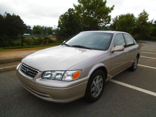 2001 toyota camry le sunroof, cold ac, nice dependable car!!