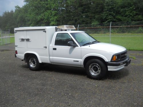 1996 chevrolet s10 with freezer bed 47,000 actual miles 4.3 vortec v6 automatic