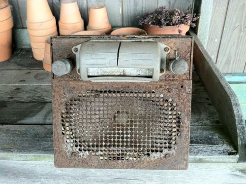 Vintage rusty rat rod large truck tube radio chevy gm rat rod as is pick up only