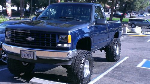 '92 chevy pickup *completley restored* runs-drives-rides excellent
