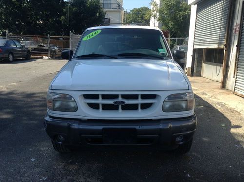 2000 ford explorer (low low miles)