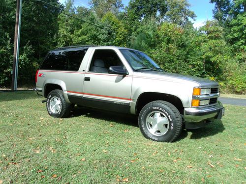 1999 chevy tahoe ls 2 door blazer 4x4 * really nice! * loaded and no reserve!!