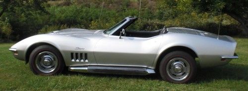 1969 chevrolet corvette silver stingray convertible 2-door 7.0l 427 nom 4 speed