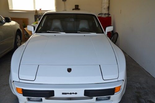 Porsche 944 in great condition - covered and garaged for the last 20 years!