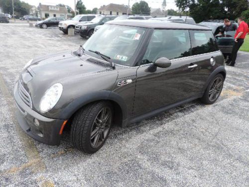 06 mini cooper s 1 owner clean clean carfax drives great super clean low reserve