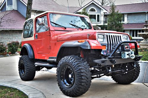4x4 lifted, warn winch, very sharp looking jeep, low miles