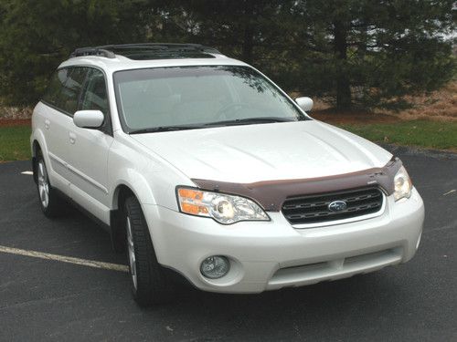 Sharp and attractive 2006 subaru outback 2.5i limited, leather, awd