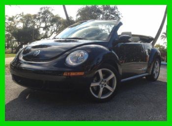 2009 volkeswagen new beetle 2.5l convertible black and tan top