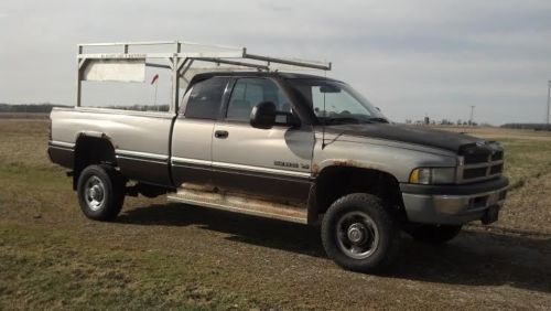 1997 dodge ram  2500   4x4   v10 w/ 8 foot bed w/ rhino bed lining w/tow package