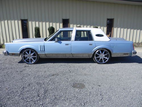 1982 lincoln continental w/ new 22' renner rims