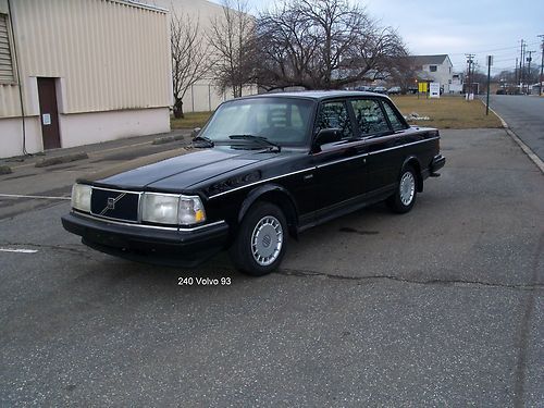 1993 volvo sedan 185k miles clean serviced black beauty