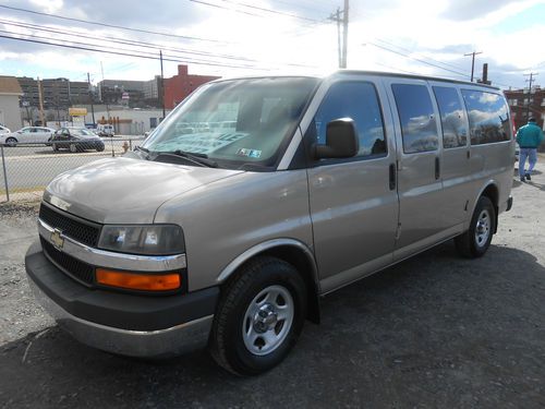 2006 chevy express passenger van excellent shape in &amp; out 106k miles very nice!!