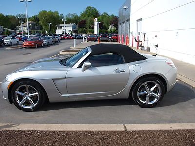 Convertible 4cylinder 2007 silver 2 door one owner automatic leather rwd