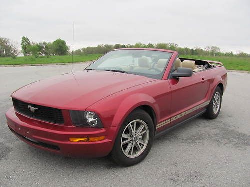 2005 ford mustang convertible, low miles, perfect interior, must see!