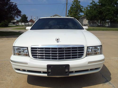 1997 cadillac superior limousine - white - very clean - low miles