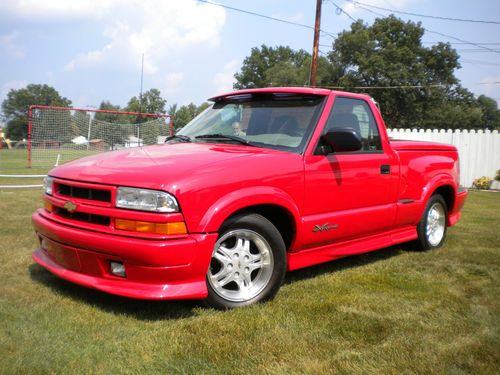 2000 chevy s10 extreme stepside  **only 656 miles** like brand new!