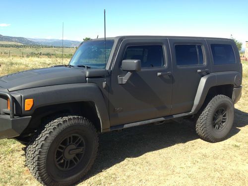 2006 hummer h3 - matte black - tons of extra's! with only 70k miles!