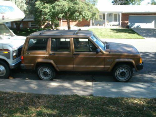 1986 jeep cherokee pioneer sport utility 4-door 2.8l
