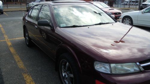 Nissan maxima 1999 gle all options . inexpensive daily driver !!